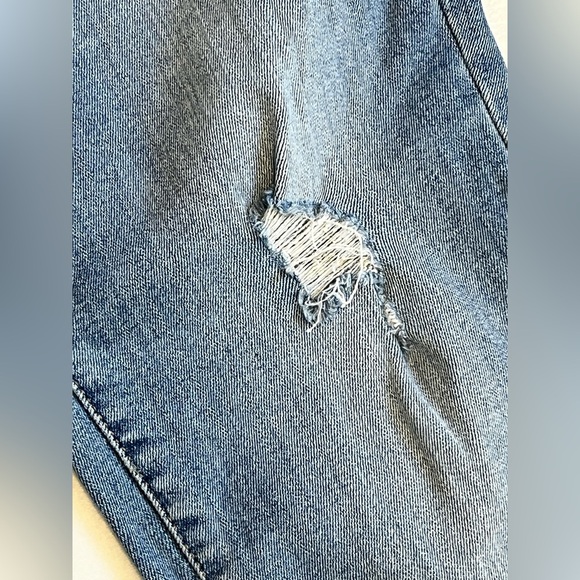 Lucky Brand Lolita Super Skinny Light Blue Slightly Distressed Jeans Size 6 - Picture 8 of 16